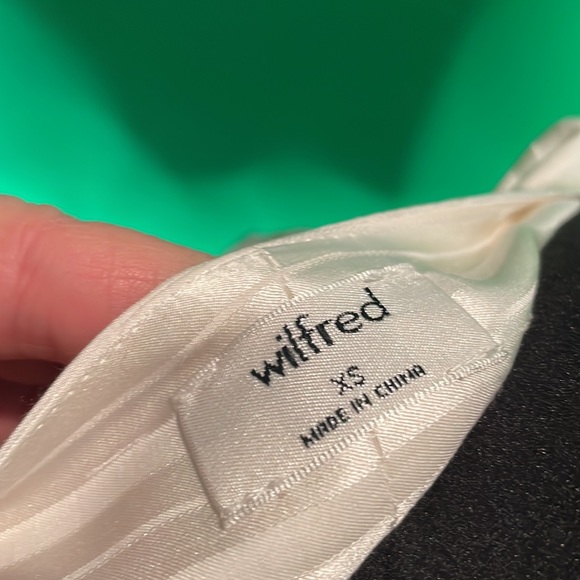 Aritzia, Zelle shirt, belted , Blouse Silk - Picture 10 of 11